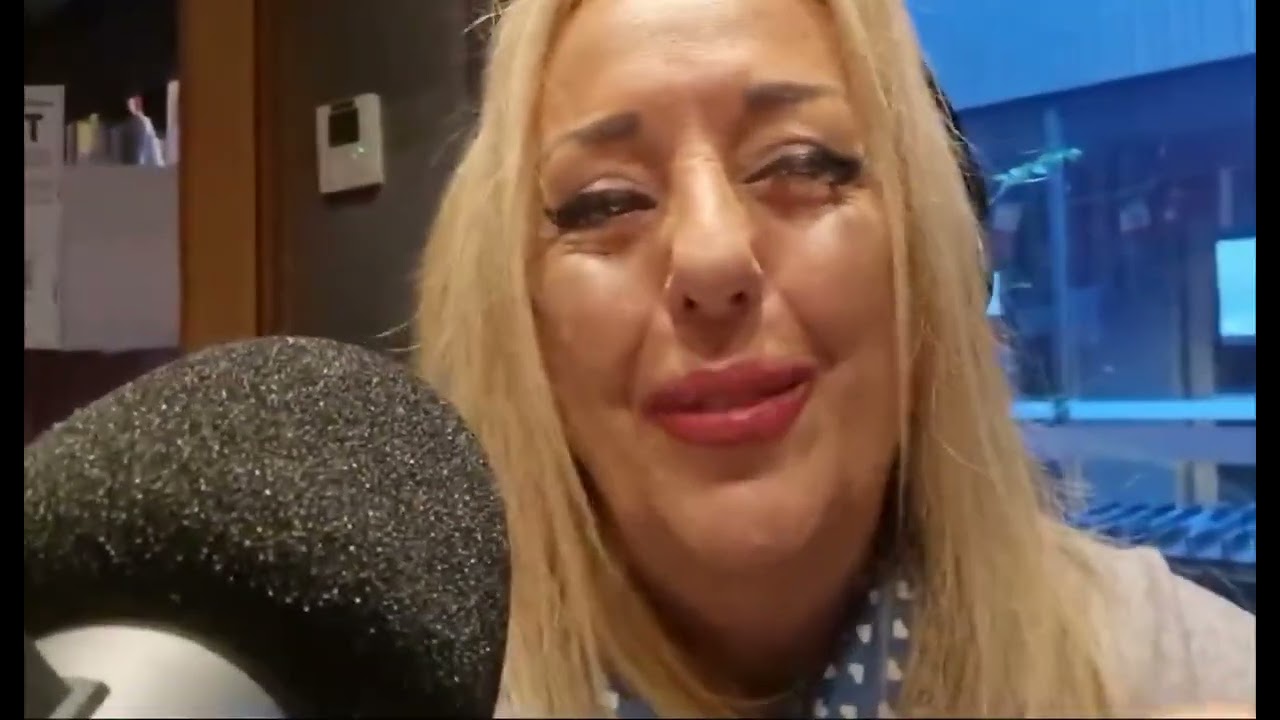 Gran Bazar N.139 - Risate Senza Confini: Karaoke di Strada a Melbourne e Speciale Little Tony Family