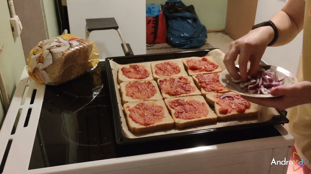 Illan päätteeksi vielä lämpimät voileivät, jää vielä huomisellekin 😋🍴