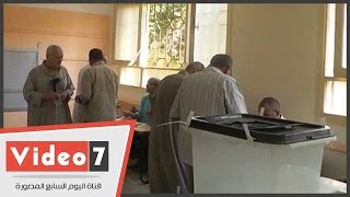 بالفيديو.. توافد الناخبين على  لجنة مدرسة أحمد زويل بالعمرانية فى أول أيام جولة الإعادة