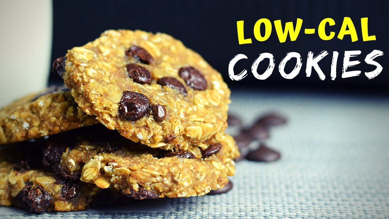 ⁣Oatmeal Chocolate Chip Cookies Recipe (lower in calories!)