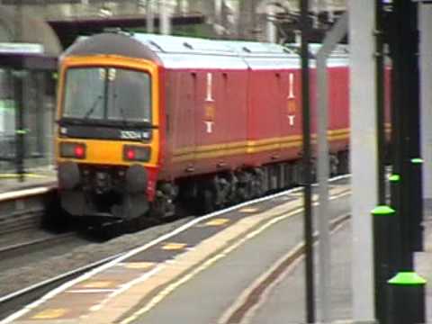 Trains at Wolverton 30.04.10 (Friday Rush Hr)