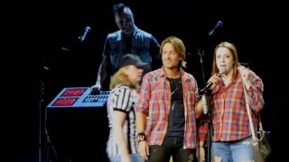Keith Urban LIVE "Talking and interacting with Audience" Mohegan Sun