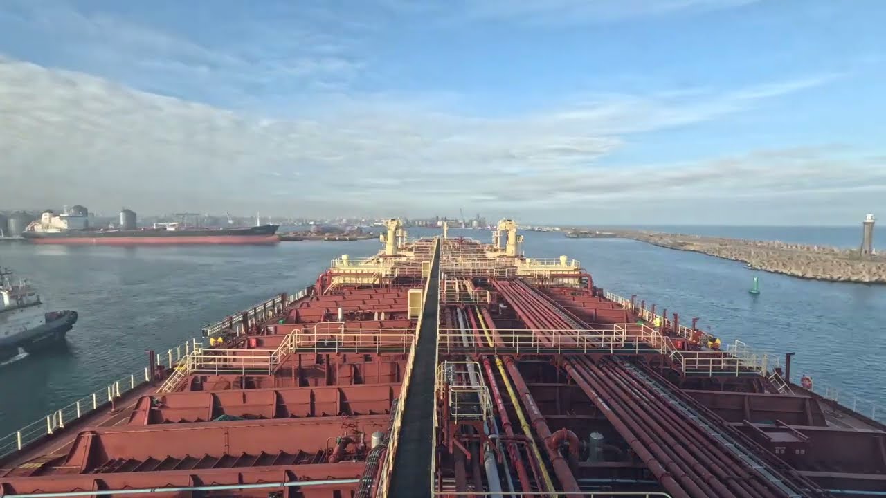 Заход танкера в порт Констанца | Tanker Arrival Port of Constanta (Timelapse)