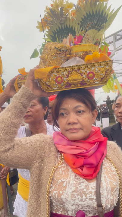 Budal #odalan #ngiring #krama #pulang #bawa #sesajen @imadesuantara1569