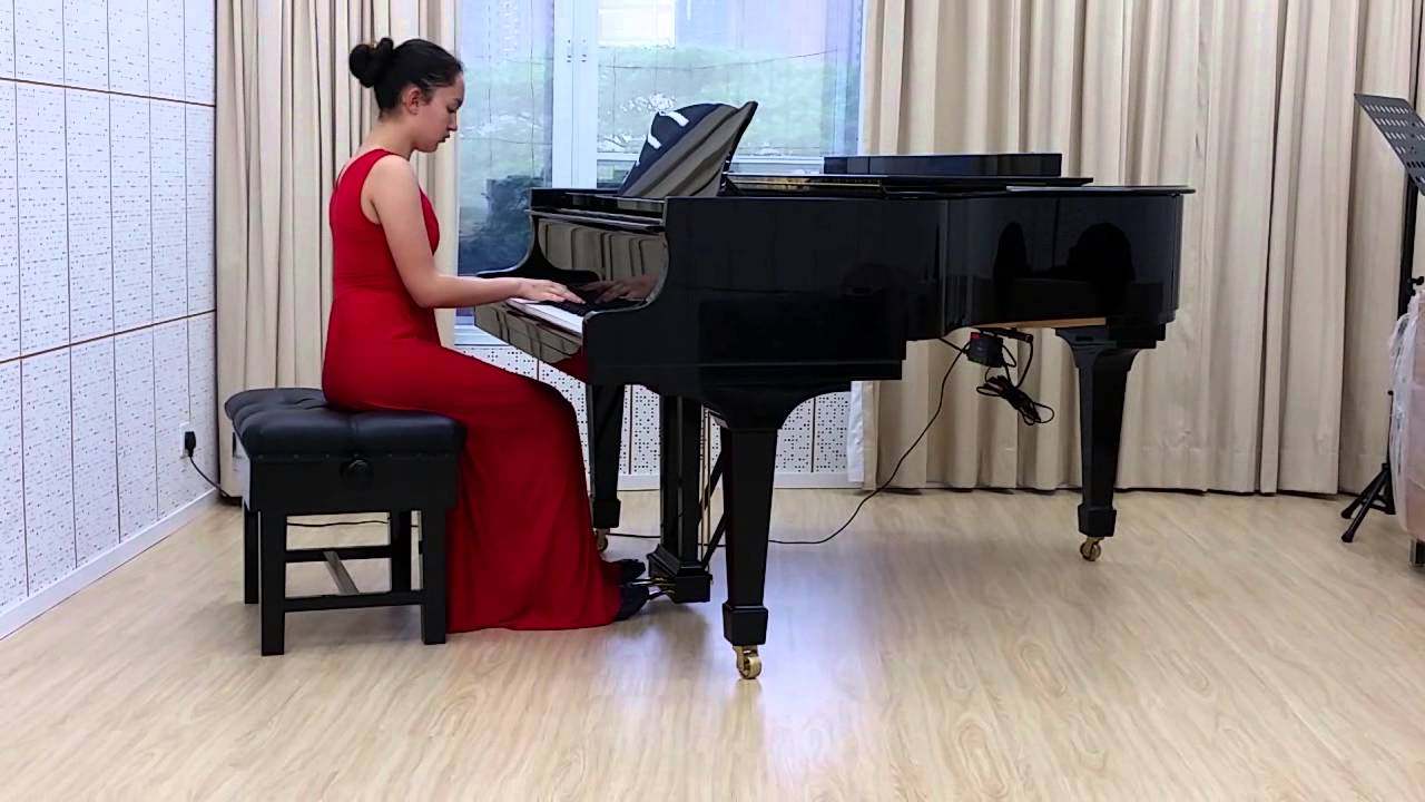 June Rippon plays Schubert Impromptu Op.90 No.3 - YouTube
