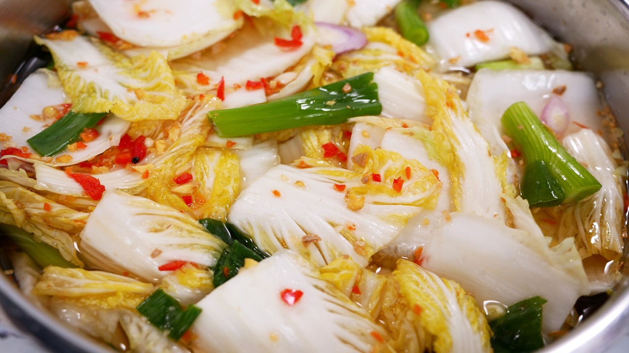 Dưa Chua Cải Thảo Bổ Hơn Dưa Cải Xanh, Cách Muối Thơm Giòn Không Cần Phơi, Không Sấy by Vanh Khuyen