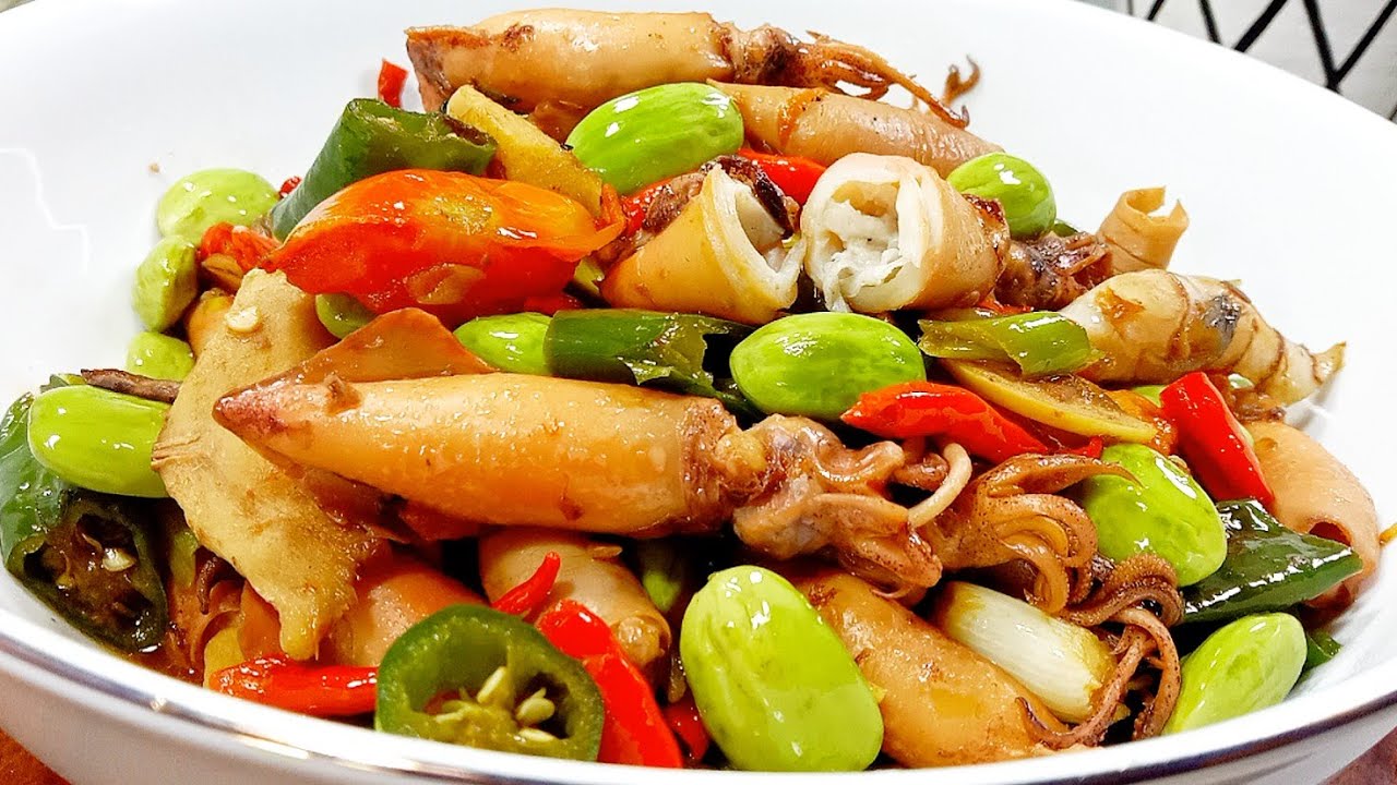 siapkan nasi panas..... begini cara masak cumi asin empuk..tidak alot..enak banget......