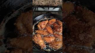 No flour so I used Jiffy Corn Mix to fry some chicken wings. #wings #friedchicken #jiffy #cooking