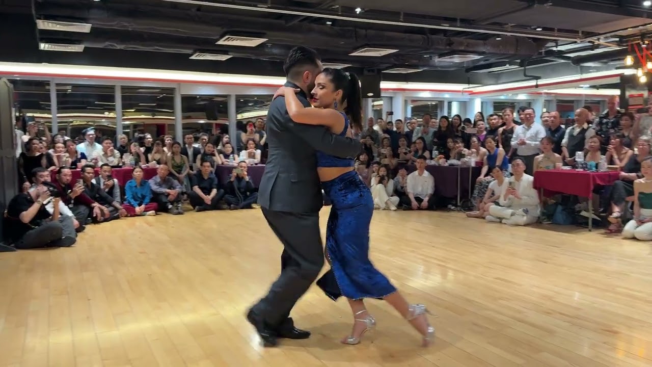 Jonathan Saavedra y Clarisa Aragon in HK - 19 April 2025 - 1/4