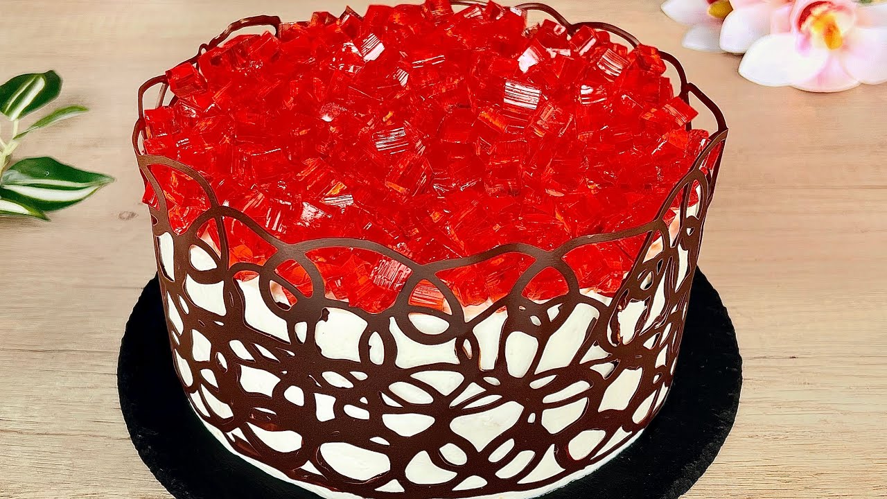 Попробуйте: самый пышный клубничный торт, который вы когда-либо ели! Легкий рецепт!