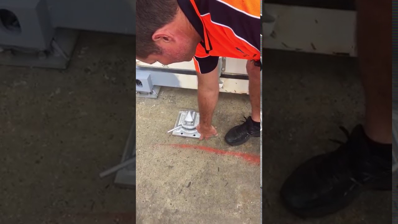 Как закрепить транспортировочный контейнер с помощью поворотного Твистлока ласточкин хвост