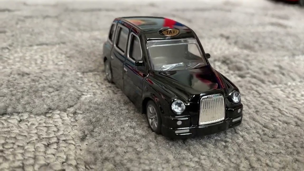 Zoom Zoom Zinger | London Black Taxi | Mini Cab | Funny Kids Toy Car Driver Video | Boys