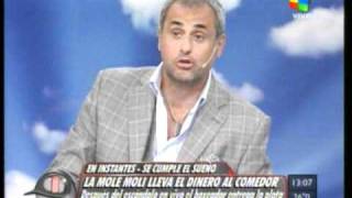 Claudia Ciardone Entrega Gran Donacion En Bellville - Intrusos