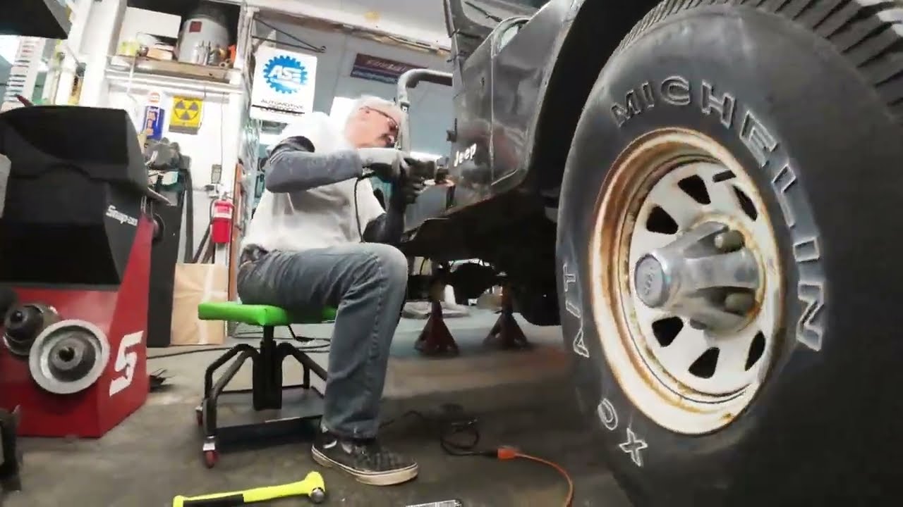 1984 Jeep CJ7 Throwing Sparks!