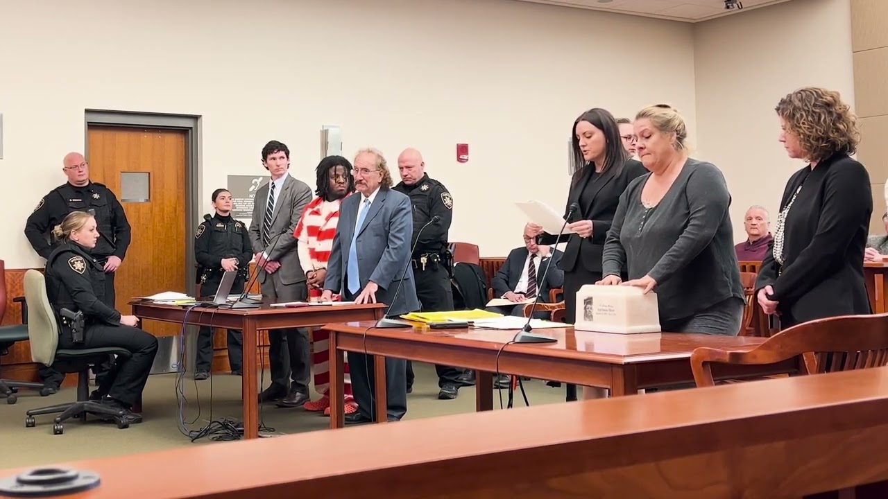 Grieving mother brings 17-year-old daughter’s ashes to killer’s sentencing