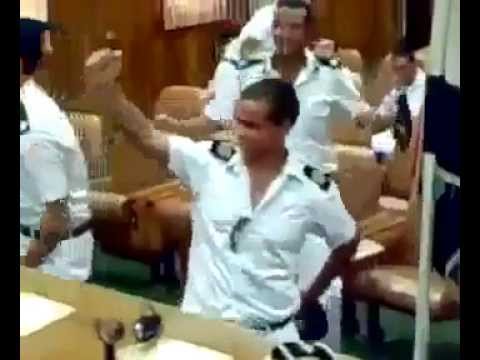 رقص طلاب كليه الشرطة على النشيد الوطنى المصرى
