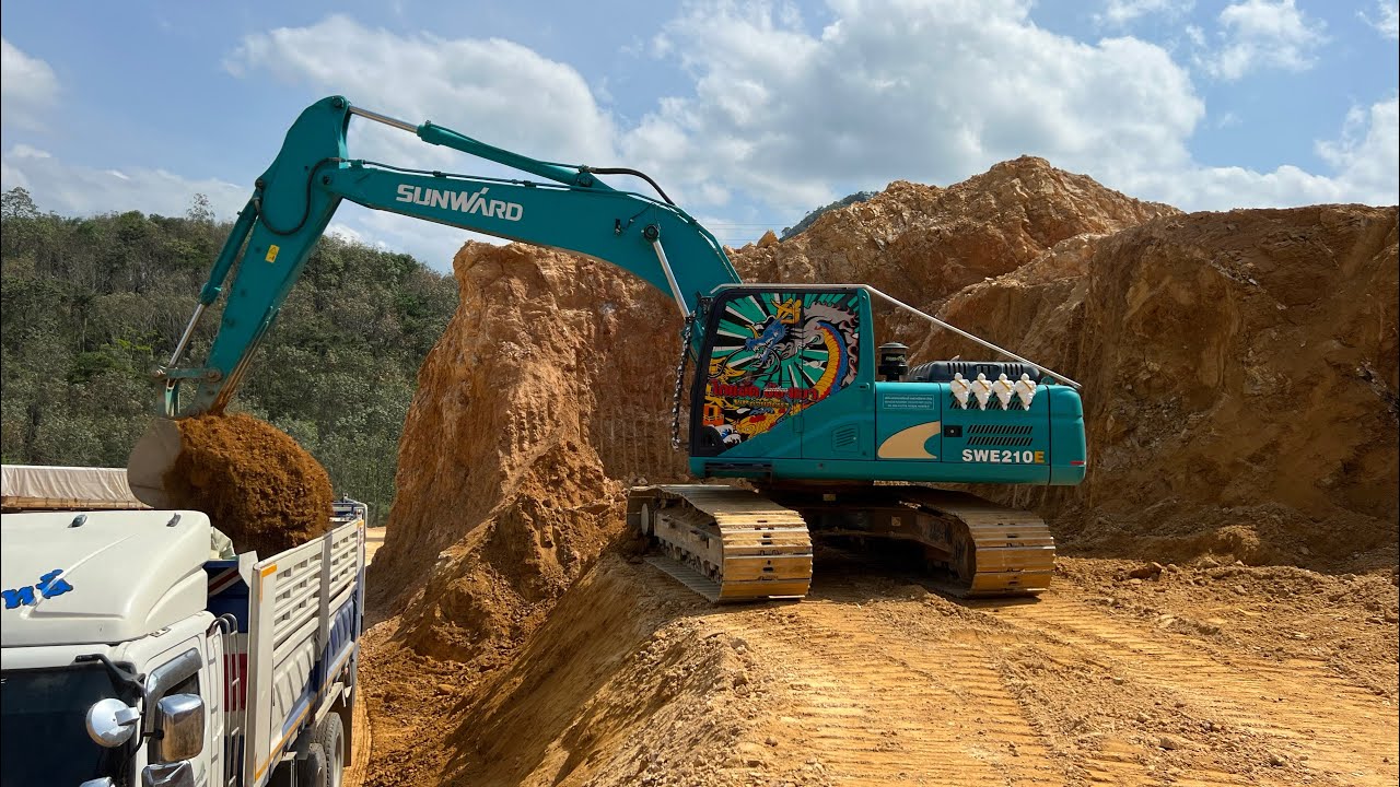 ไอ่หนุ่มแดนมังกร ซันเวิร์ค SUNWARD SWE210E บุ้งกี๋1.1คิว ขุดดินลูกรังใส่รถพ่วง