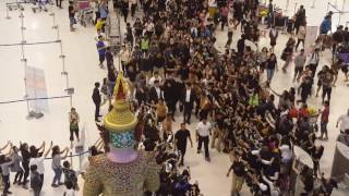 [Fancam] 09022017 Lee Min Ho @ BKK Airport Back to Korea by KaTae