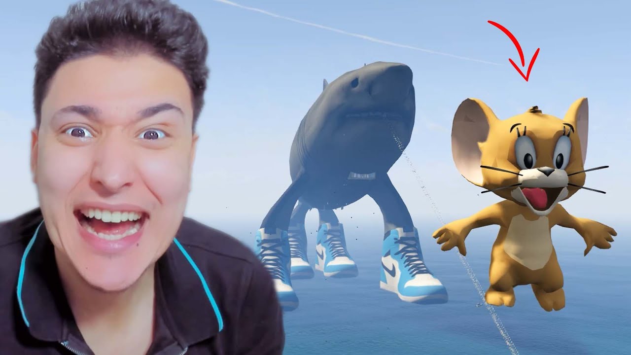 الفار الصغير مع اكبر سمكة قرش 😂