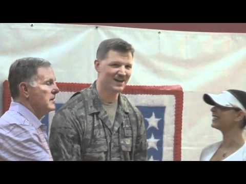 DVIDS: Soldiers Enjoy USO Tour