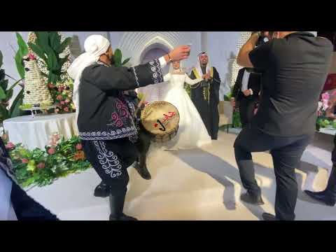 يا احلى شب وبنت بهالدني زفة جايين