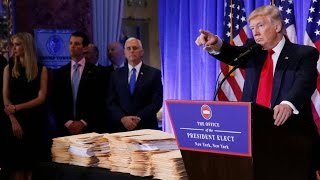 Hundreds of Thousands Sign Petition to Impeach Trump for Violating Constitution over Biz Interests