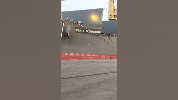 ship full view unloading time