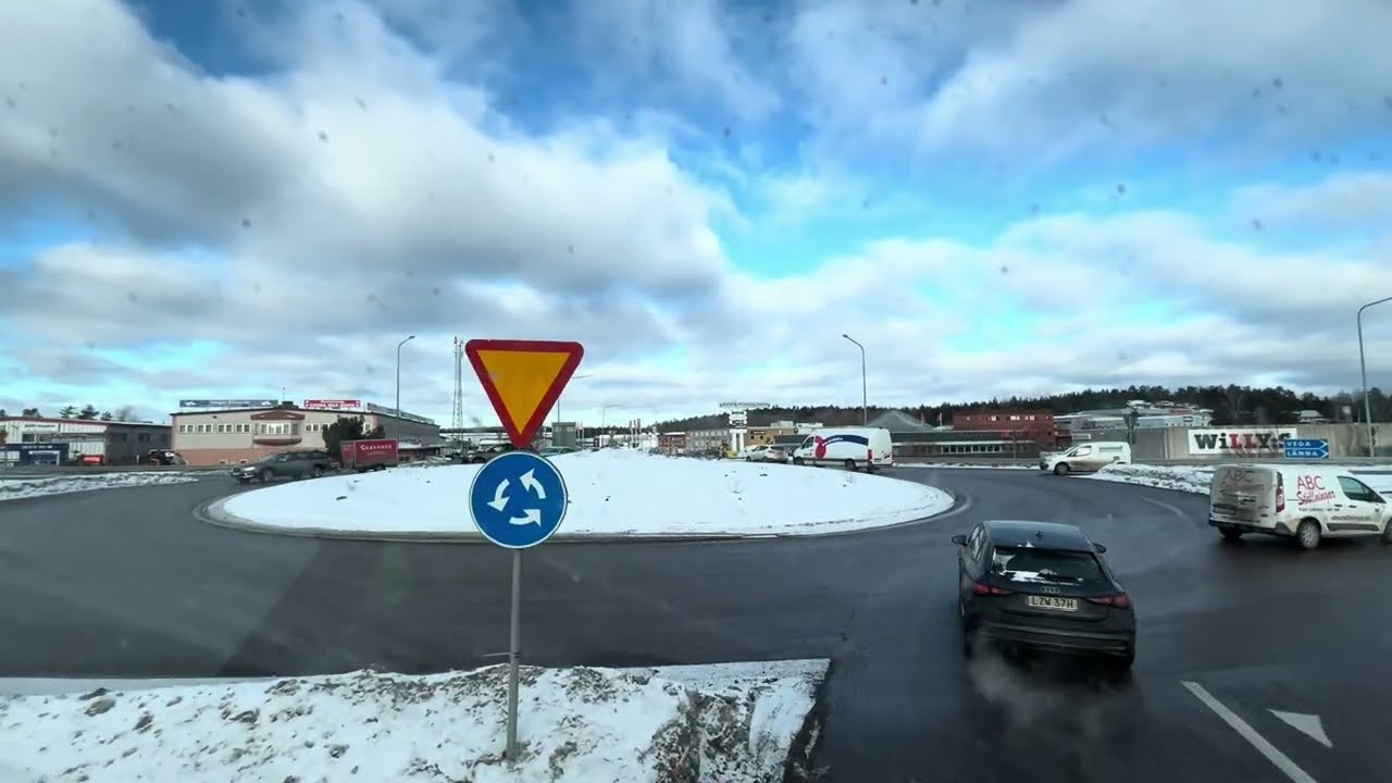 #468  Truck Driving with music in Sweden 