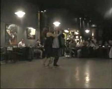 Edith Paez baila tango en el Torcuato Tasso