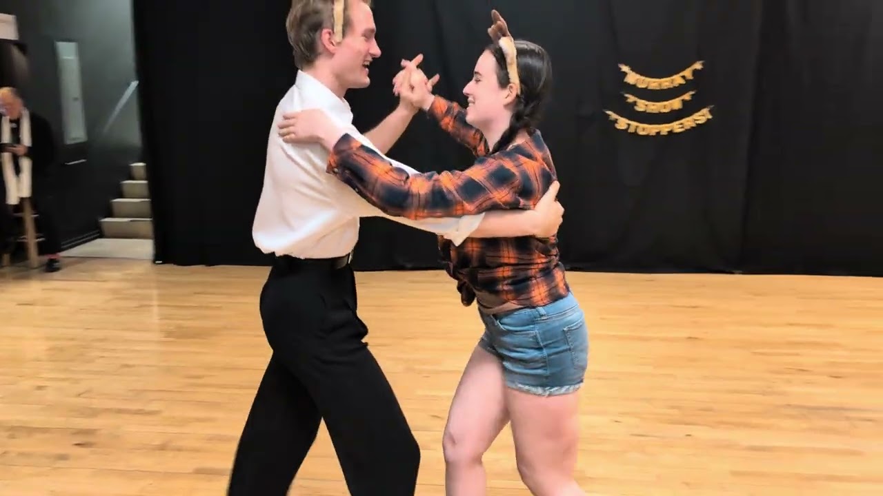 06. Country Western Shuffle - Run Run Rudolph