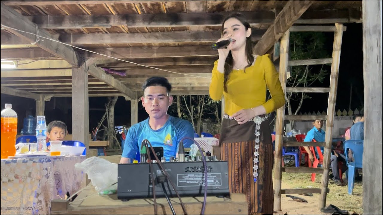 ມາຟັງສຽງສົດເຈົ້າຂອງຜົນງານເພງ ເລືອກໃຜໃຈກໍເຈັບ//ຟ້າທະວີພອນ