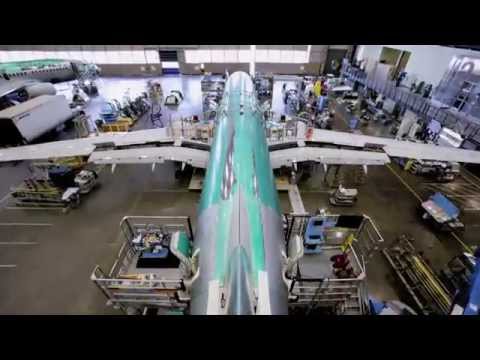 Building A Boeing 737-800 Aircraft