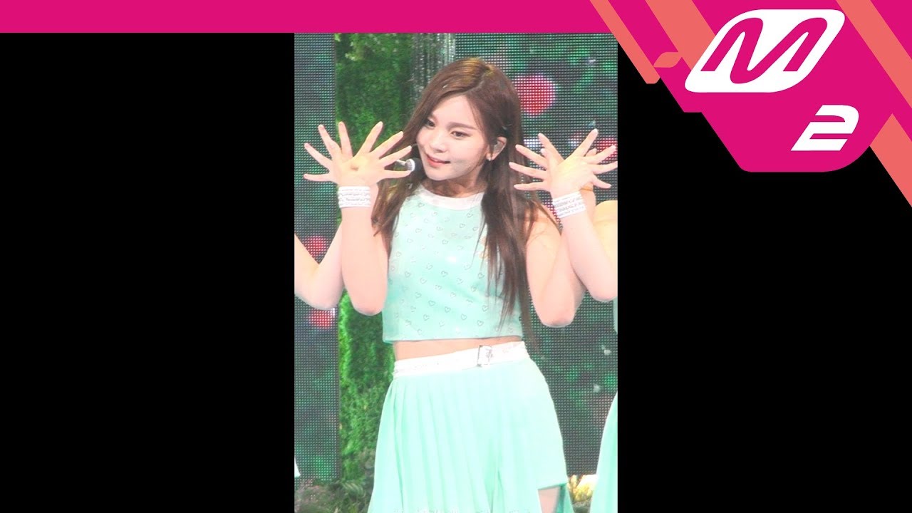 [MPD직캠] 여자친구 엄지 직캠 '귀를 기울이면(LOVE WHISPER)' (GFRIEND UMJI FanCam) | @MCOUNTDOWN_2017.8.3