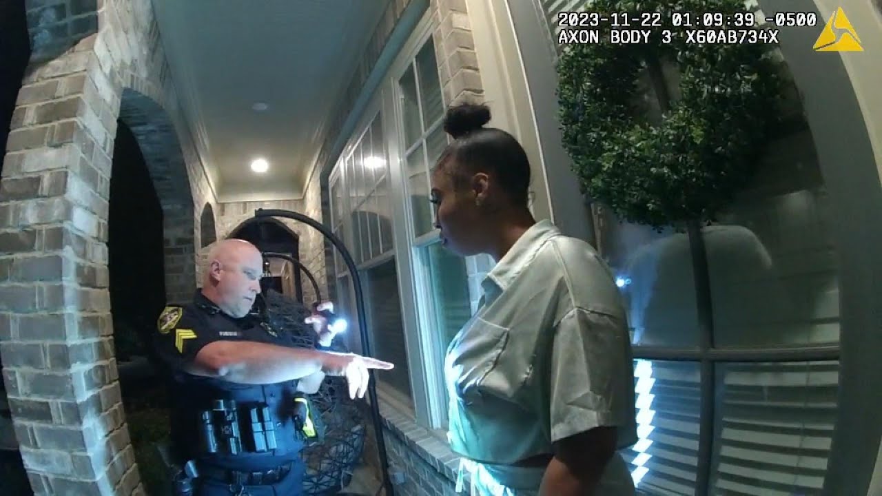 Полиция арестовала агрессивную женщину за то, что она прятала отца своего ребенка в гараже, после...