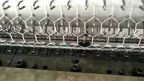 Full automatic chicken mesh weave machine