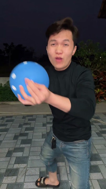  Đại chiến bong bóng nước to nhỏ ! Big and small water bubble war! # ...