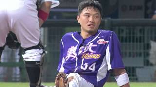 08/26 義大 vs Lamigo 二局上，林威廷左邊方向落地安打，林瑋恩嘗試衝本壘遭觸殺出局