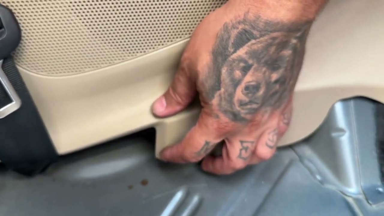 2019 VW Beetle Quarter Panel Removal