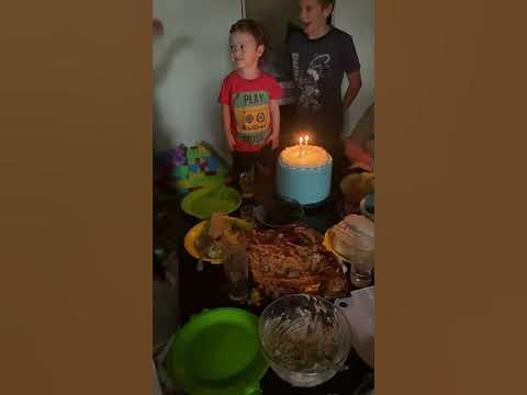 У внука на днюхе - YouTube
