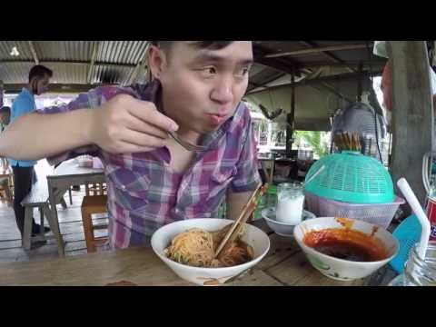 Chicken noodle Pitsanulok Thailand ก๋วยจั้บริมน่านพิษณุโลก