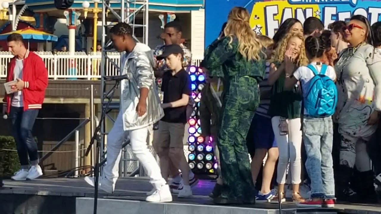 Descendants 3 Cast at Disney Channel Fan Fest + DescenDANCE party!