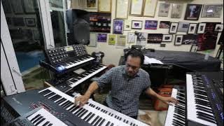 PIANIST DM PLAYS DEALOVA