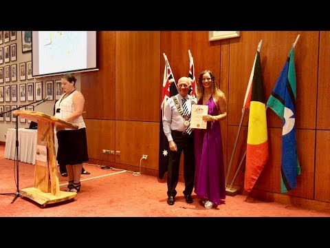 Video: Jak Získat Australské Občanství