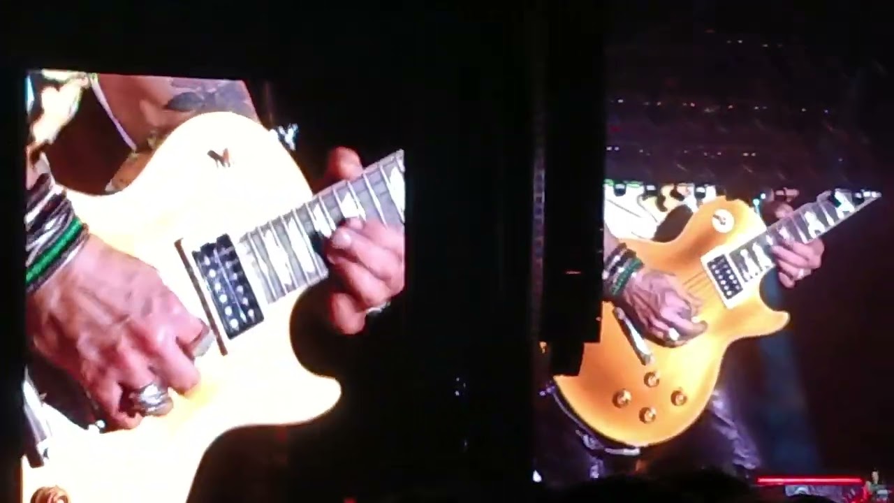 Slash Amazing Guitar Solo Live from Auckland, New Zealand 