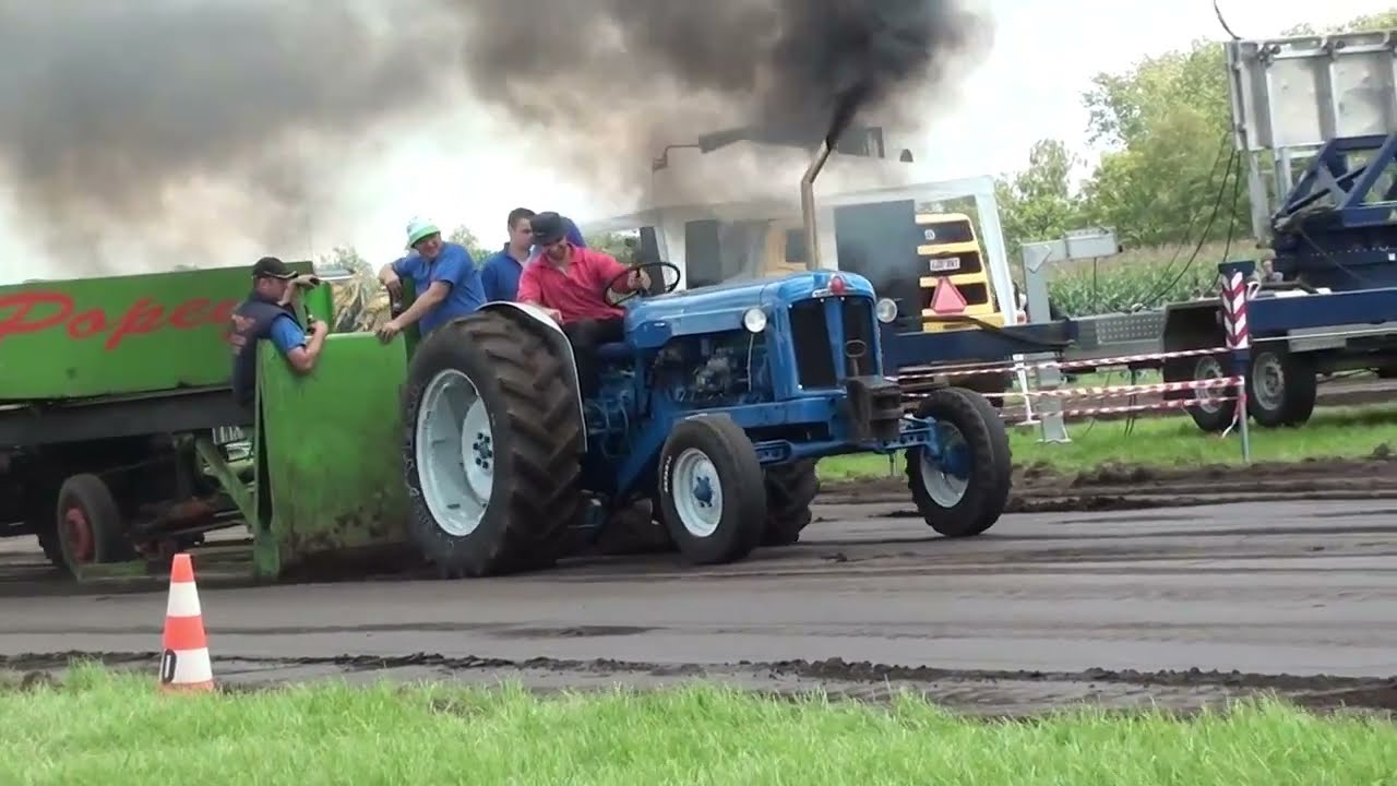Compilation Ford Major 6 cylinder // why you should own a powerful 6 cylinder tractor // pure sound