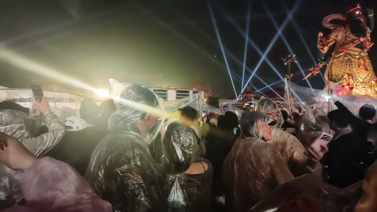 Ep12「埔里麒麟」鹿耳門聖母廟一年一度高空煙火大賞.破萬人推薦.埔里麒麟帶你身歷其境，直播中」的精華片段 (3:35:40 至 3:40:37)