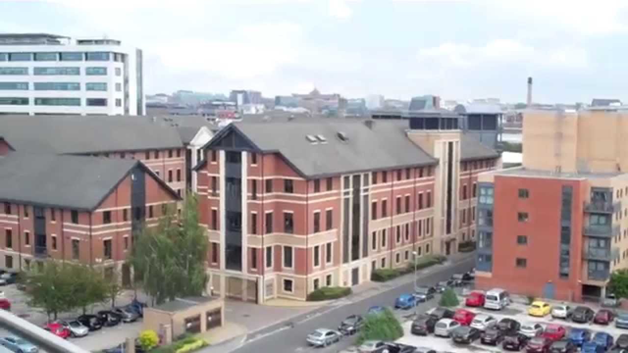 TOP FLOOR MANOR MILLS APARTMENT TO LET IN LEEDS CITY CENTRE YouTube