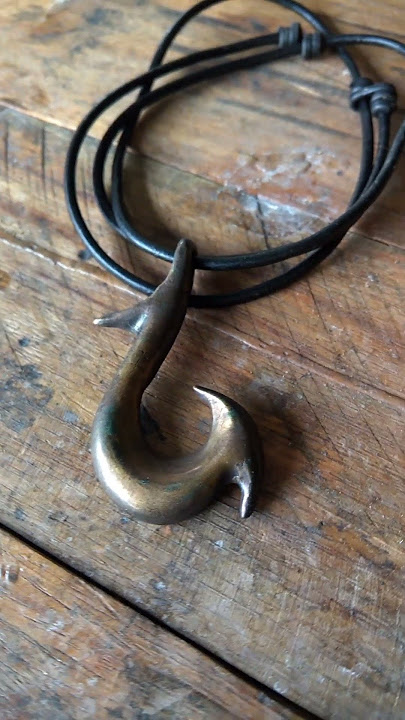 Bronze Maori hei matau fish hook necklace #jewellery