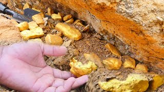 Gold Treasure ! Digging for Treasure worth millions from Huge Nuggets of Gold at Mountain