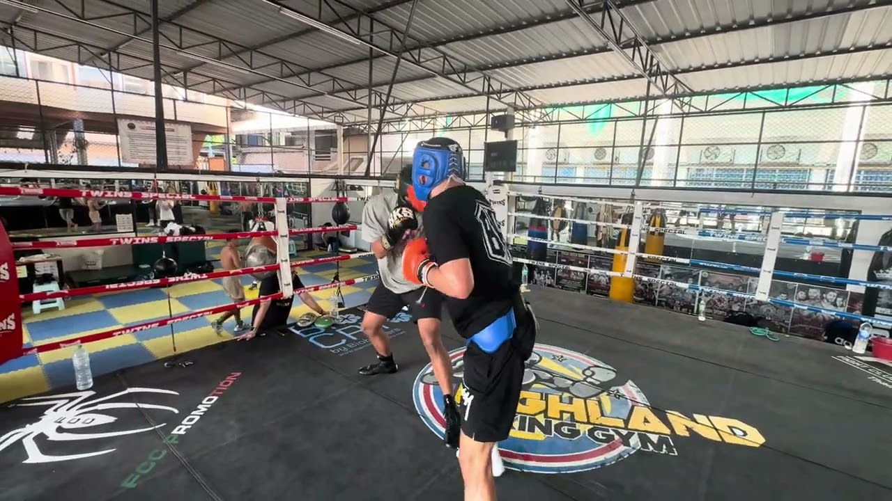 Justin sparring with Malasia round 1